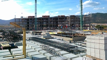 La crisis energética por el cierre de Ormuz amenaza la construcción: una de cada cinco empresas ya estudia recortar plantilla y el 90% ve peligrar su viabilidad