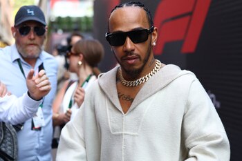 Lewis Hamilton atraviesa su primera