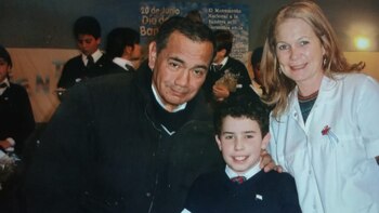 Carlos decidió pagar la escolarización