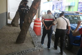 Ruíz Roque permanecía recluido porque fue condenado por el asesinato de una persona, mientras crecen los pedidos de reformas para recuperar el control de las cárceles.