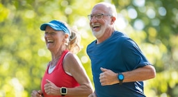 No es correr ni nadar: el ejercicio que sorprende a la ciencia por su impacto en la longevidad