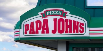 Un primer plano del cartel