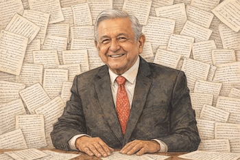 Ilustración de Andrés Manuel López Obrador, presidente de México, sonriendo y sentado, rodeado por cientos de cartas escritas a mano.