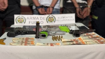 Los detenidos, de nacionalidad venezolana, intimidaron a las víctimas con armas de fuego y robaron celulares, joyas y dinero - crédito @FicoGutierrez / X