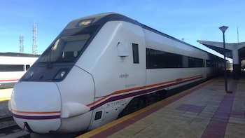 Restablecida la circulación de trenes Zafra-Sevilla tras solucionar la incidencia entre Llerena y Guadalcanal