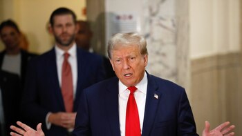 Juez amenaza a Trump con cárcel por violar orden sobre mensajes "incendiarios" en internet