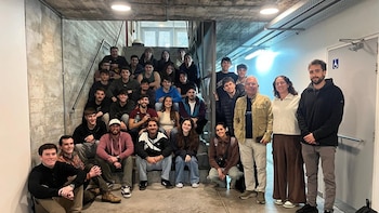 'Canarias, 1500 km de Costa' forma a un centenar de estudiantes de guardavidas en Montevideo (Uruguay)