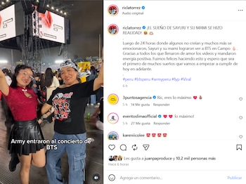 Dos mujeres sonríen y levantan los brazos en un estadio durante un concierto, junto a una publicación de Instagram con texto
