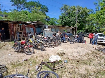 Operativo contra el robo de vehículos en Palenque, Chiapas. Crédito: FGE Chiapas