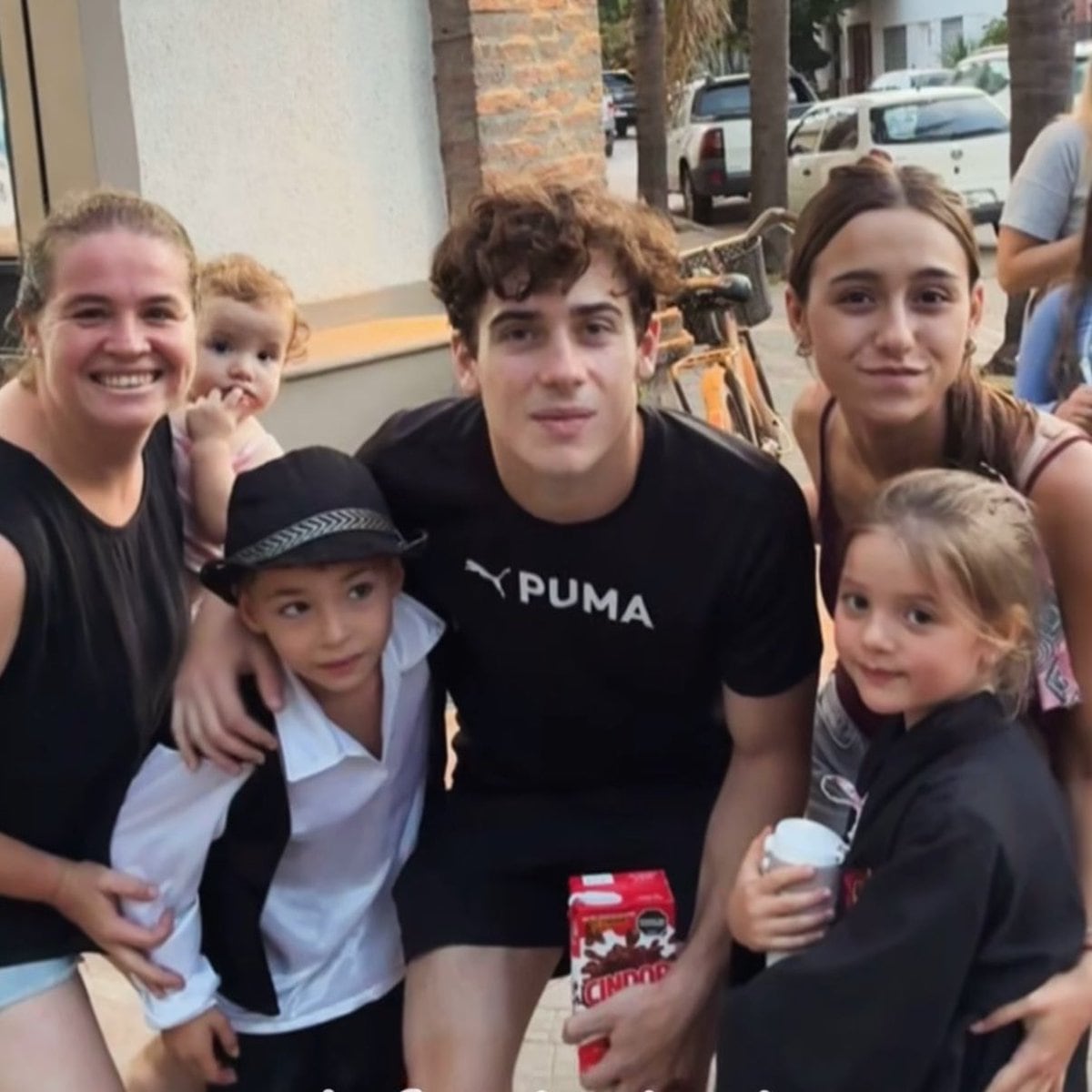 Una de las fotos de Franco Colapinto durante sus vacaciones en la Argentina