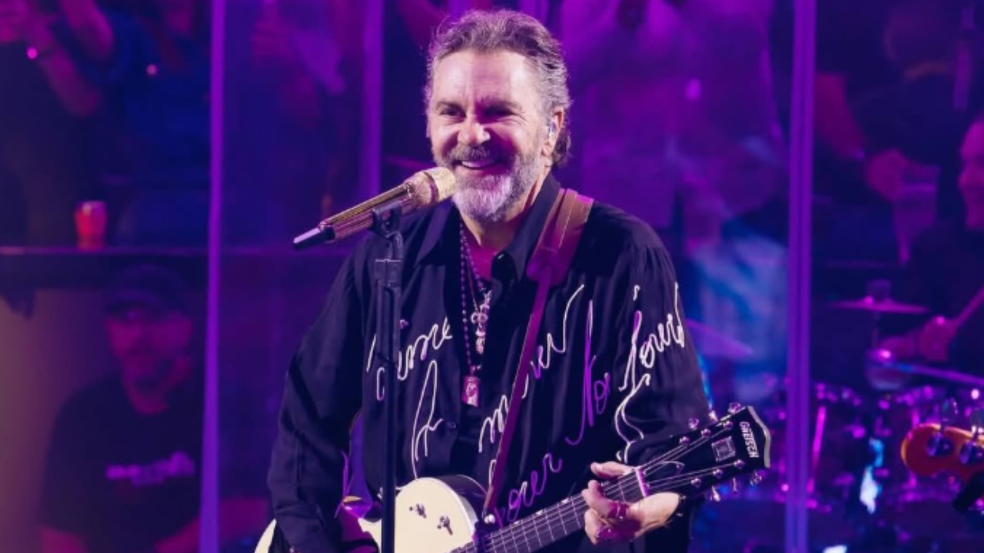 (IG: @oficialmijares)