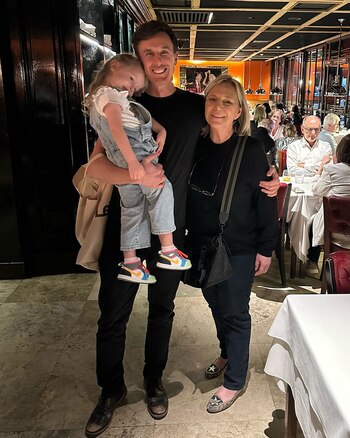 En una noche distendida, Roberto