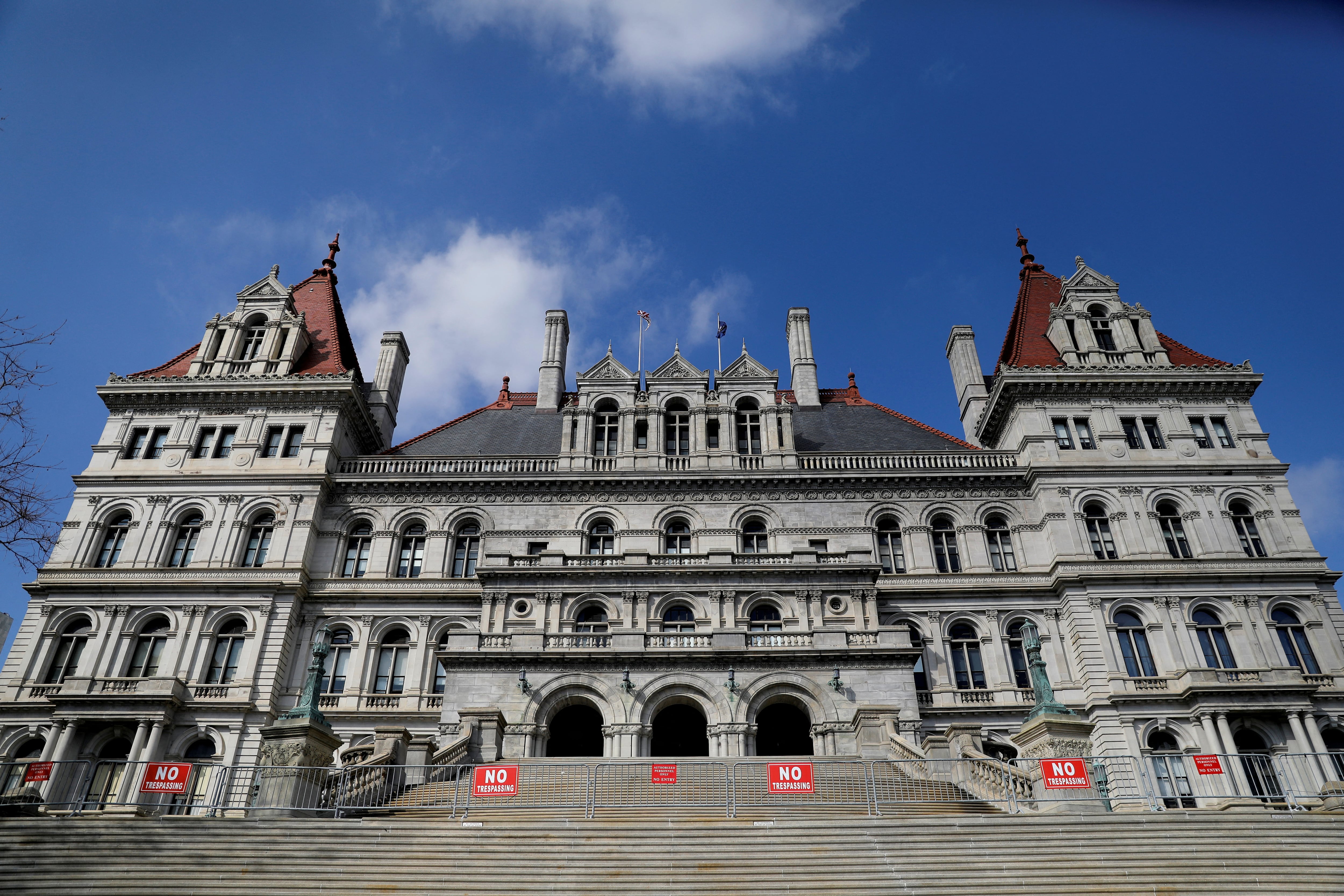 Arrestan en Albany a una mujer acusada de planear un atentado contra el Capitolio de Nueva York