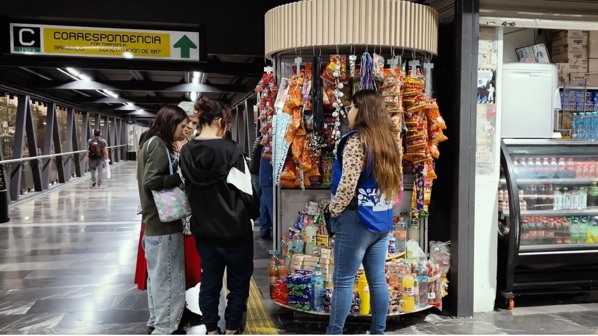 El STC Metro puso en marcha el nuevo reglamento para regularizar el comercio dentro de las instalaciones del Metro CDMX (X/ @MetroCDMX)