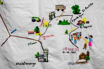 La exhibición no solo invita a contemplar los bordados, sino también a reflexionar sobre la historia y los diferentes procesos que ha atravesado El Salvador./ (René Figueroa)