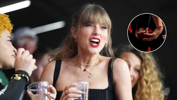 La cantante llegó dos horas