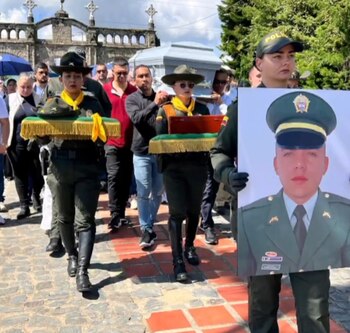 El subintendente Nelson Humberto Cárdenas Carmona falleció luego de que fuera activado un artefacto explosivo cuando acompañaba una caravana de la institución en zona rural de Salgar - crédito Policía Nacional
