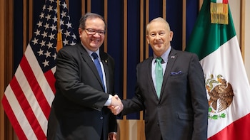 Embajador de EEUU en México se reúne con el rector de la UNAM
