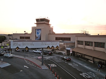 El aeropuerto de Burbank recaudó