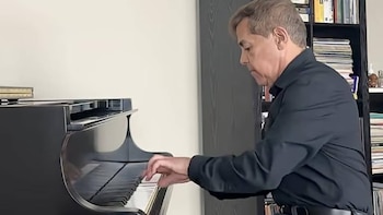 El profesor de piano John