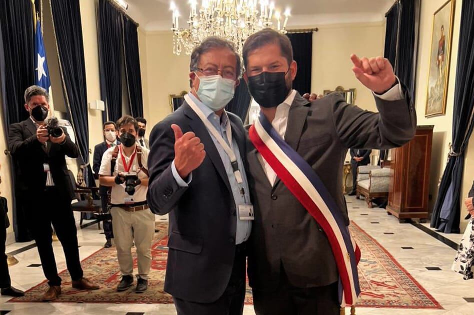 Gustavo Petro acompañó en marzo de 2022 la posesión de Gabriel Boric como presidente de Chile - crédito suministrada a Infobae Colombia