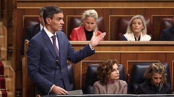 Abascal acusa a Sánchez de