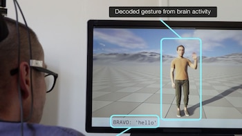 Cómo funciona el implante cerebral que permite a personas con parálisis transmitir frases y movimientos mediante un avatar digital