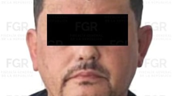 La medida cautelar se ordena para asegurar su presencia en el proceso penal, mientras la autoridad judicial define su situación jurídica.