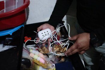 Incautan celulares y droga en