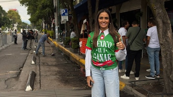 Alcaldía Cuauhtémoc llevó a cabo un operativo de reordenamiento en los alrededores de la Glorieta de las Cibeles. (Foto: X/AlessandraRdlv)