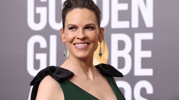 Hilary Swank habló de las ventajas de ser madre después de los 45 años: "Soy mucho más paciente"