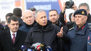 Turquía detiene a otros 125