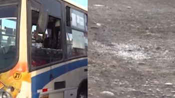Mitad izquierda muestra un autobús de pasajeros con una ventana rota y daños; la mitad derecha es una superficie de tierra gris y borrosa
