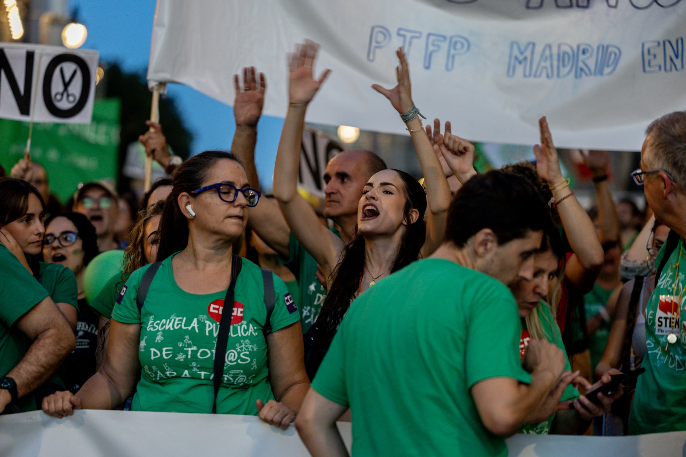 Decenas de personas durante una concentración con motivo de la huelga en educación, a 16 de octubre de 2026, en Madrid (España). (Ricardo Rubio/Europa Press)