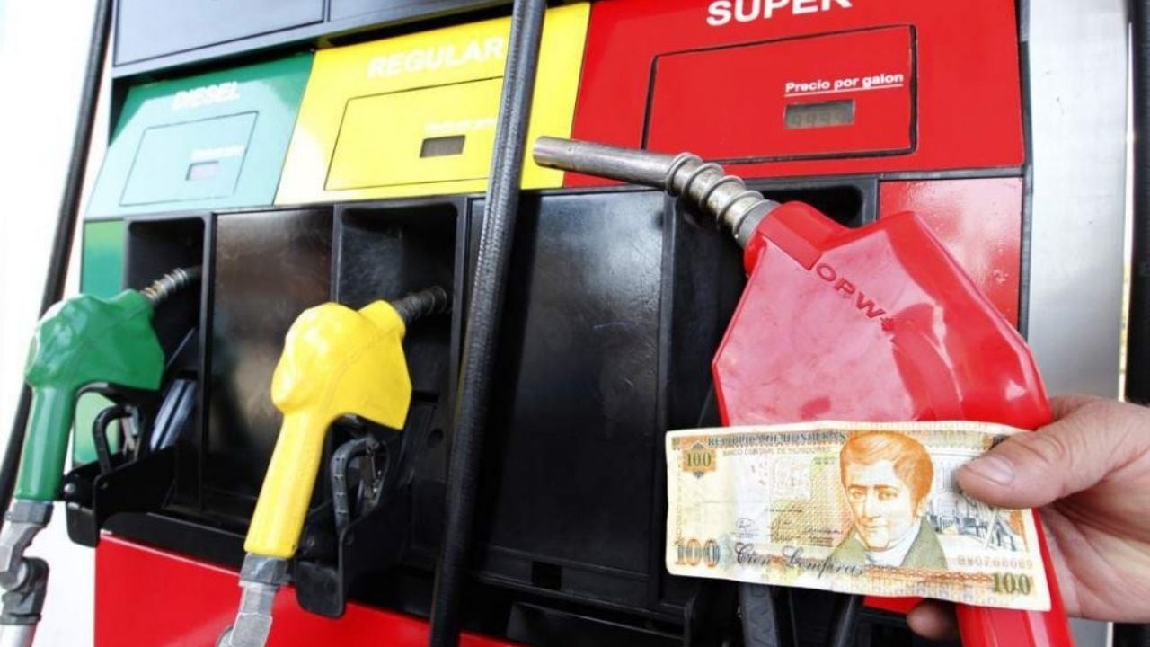 A diferencia de otros combustibles, el diésel reflejará un incremento superior a tres lempiras por galón. (FOTO: El Heraldo)