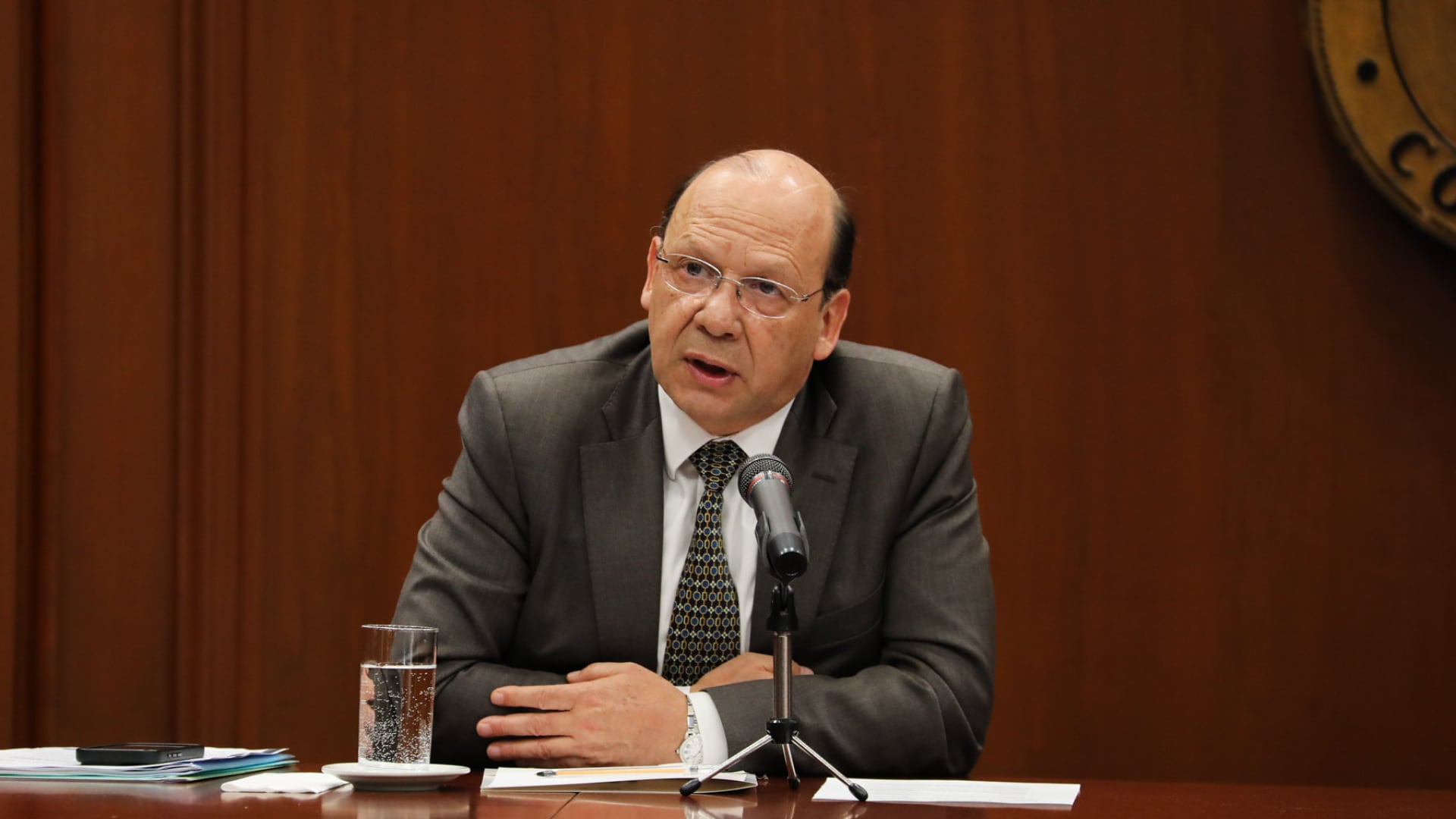 Germán Ávila, ministro de Hacienda, dice que los ajustes en el precio de la gasolina son necesarios para llegar al promedio internacional - crédito Banco de la República