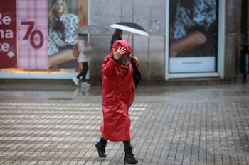 Imagen de transeúntes por el