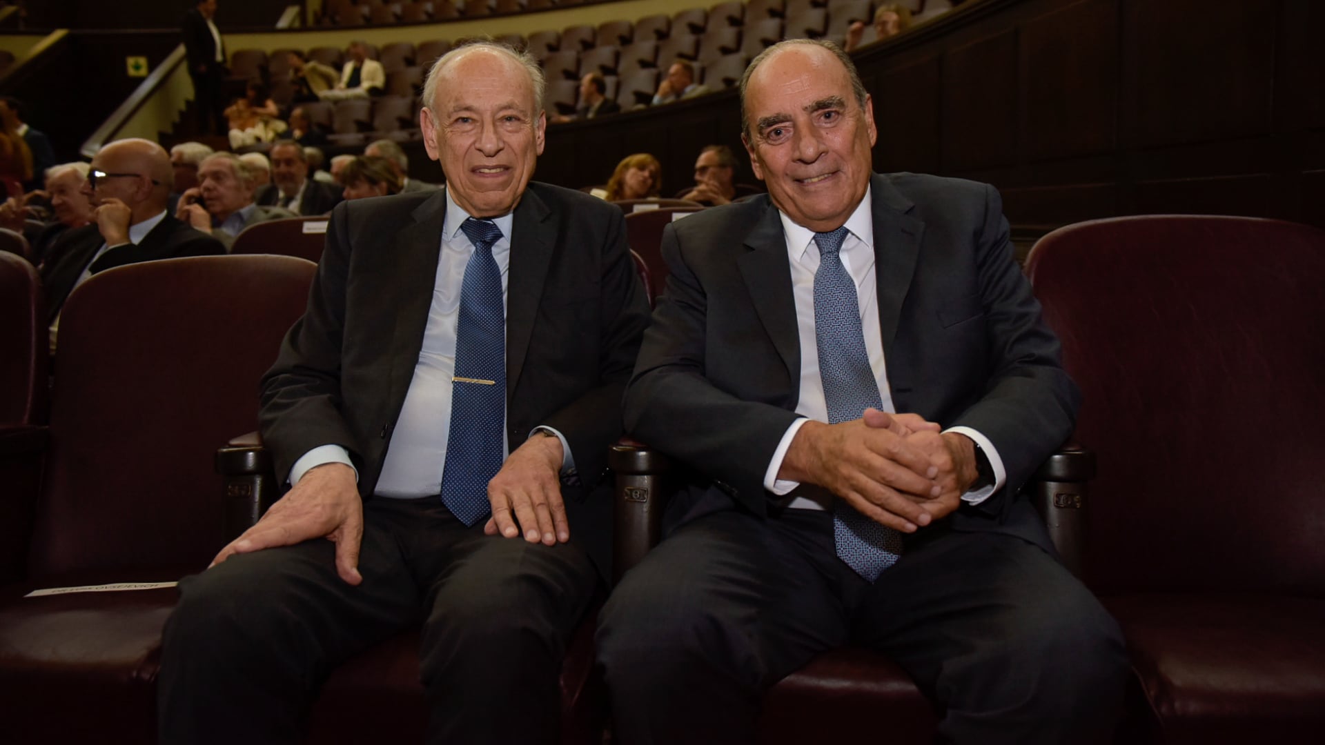 Luis Ovsejevich, presidente de Fundación Konex, y Guillermo Francos, ex Jefe de Gabinete y actual Director Titular de YPF, asistieron al evento