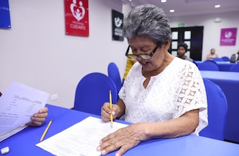 Según el grado, las estudiantes presentan hasta cinco exámenes, exigencia académica que han logrado superar gracias al compromiso demostrado a lo largo del proceso. (Mides)