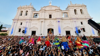 Fieles católicos de Nicaragua se congregaron en León para celebrar la Gritería Chiquita
