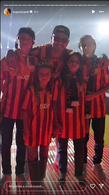 El futbolista publicó fotos viejas