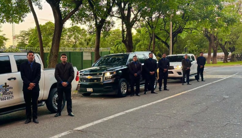 La llegada de los restos de Carlos Rivera a San Sebastián sufrió un retraso debido a inconvenientes con la aerolínea. (Cortesía: Funerales y Capilla Divino Maestro)