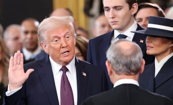 Donald Trump juró el lunes como el