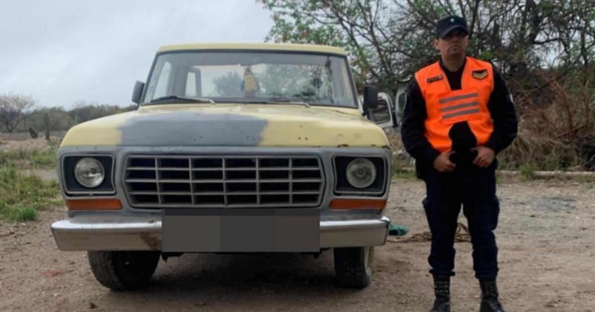 La Policía secuestró una camioneta Ford F-100 amarilla y una escopeta calibre 16 durante los allanamientos