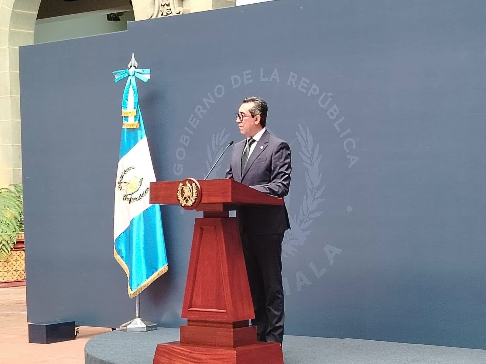 Bernardo Arévalo y Jonathan Menkos presentaron el techo preliminar del presupuesto 2027 de Guatemala por Q181.563 millones. (Diario de Centroamerica)