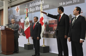 Felipe Calderón Hinojosa toma protesta