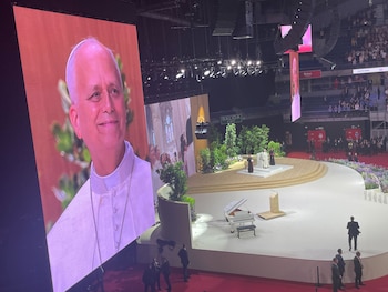 El papa León XIV a su llegada al Movistar Arena para su encuentro con la sociedad civil (Infobae)