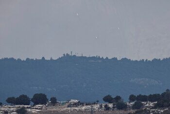 El norte de ISrael sufrió ataques con proyectiles y drones por parte de Hezbollah. (REUTERS/Thomas Peter)