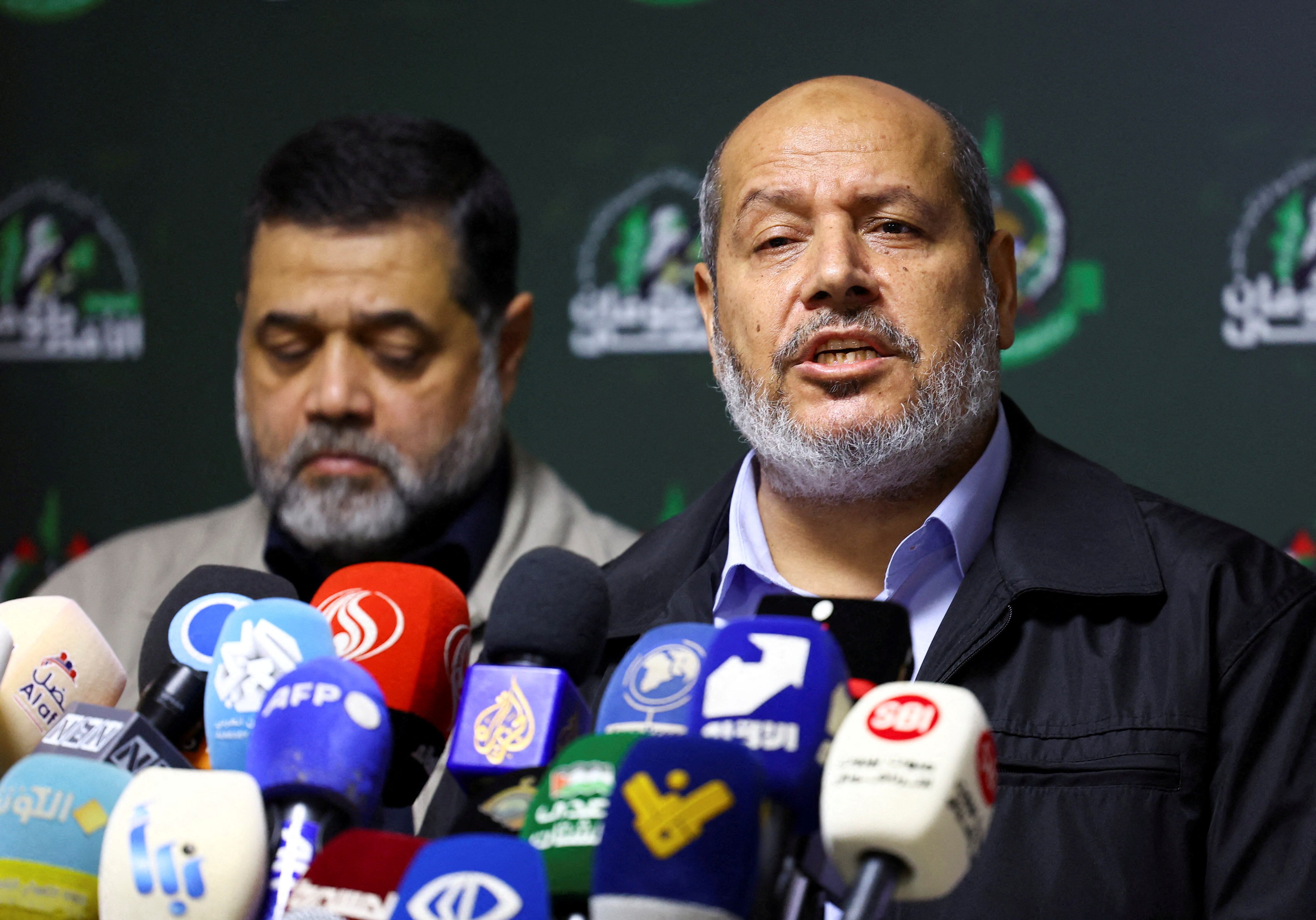 Khalil al Hayya y Osama Hamdan, jefes de la delegación negociadora de Hamas en los diálogos con Israel (REUTERS/Esa Alexander/Foto de archivo)