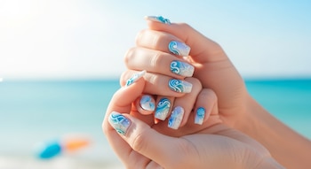 Motivos marinos como ondas y